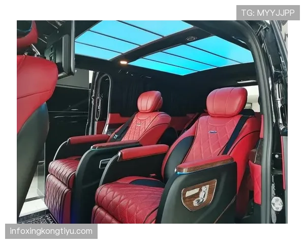 刷到萨卡私服图，那只表和车座一角让我想问，这钱到底从哪儿冒出来